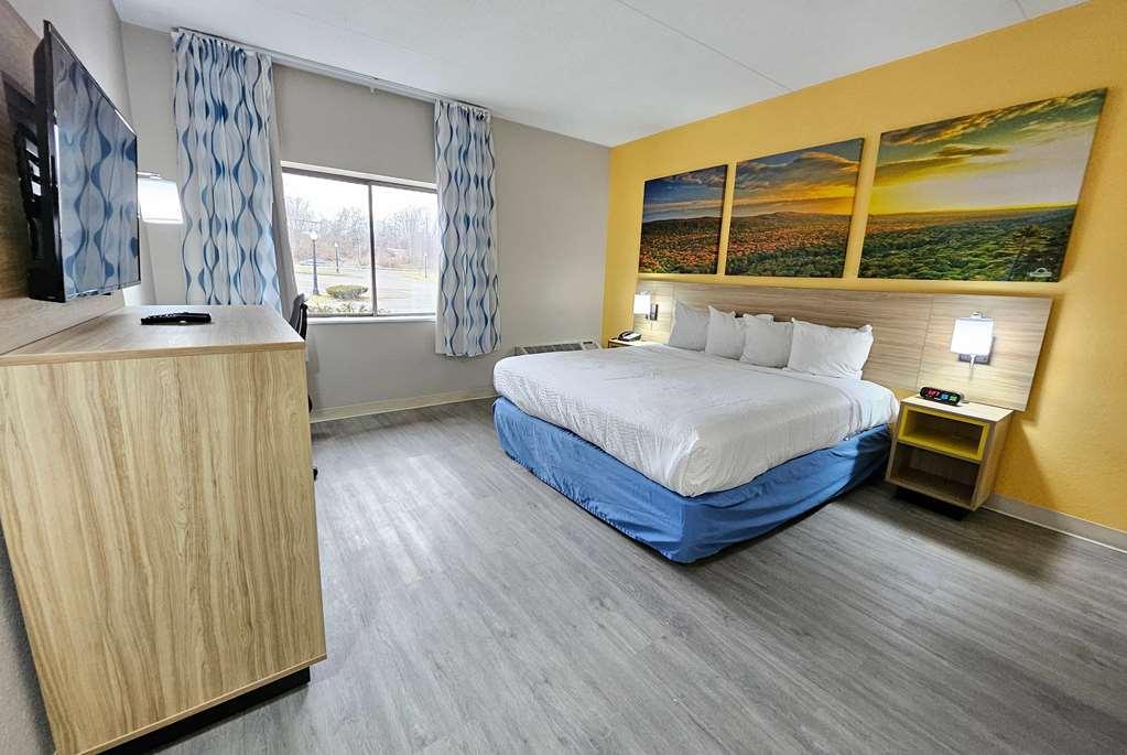 Days Inn By Wyndham Berlin Meriden Habitación foto