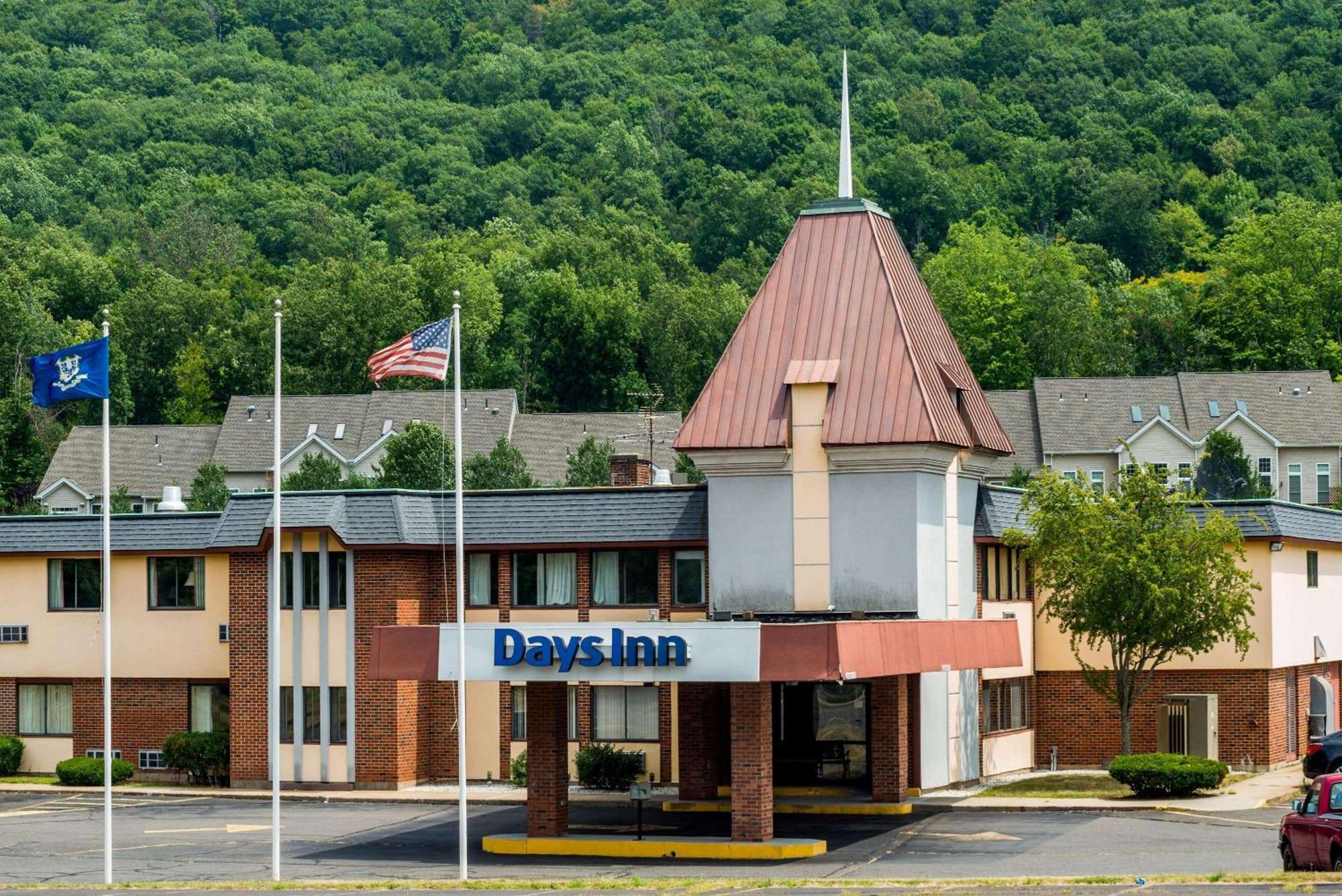 Days Inn By Wyndham Berlin Meriden Exterior foto