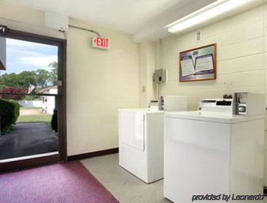 Days Inn By Wyndham Berlin Meriden Facilidades foto